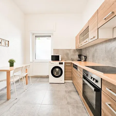 Raj Living - 2 Mit Terrasse - 25 Min Messe Dus *