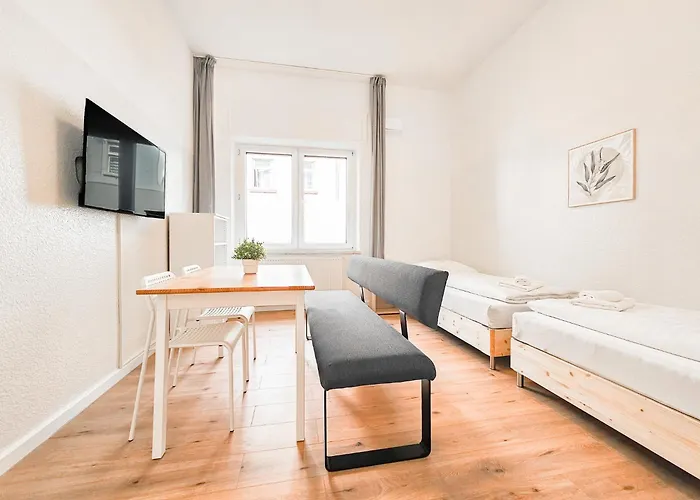 Tolstov - 2 Mit Terrasse - 25 Min Messe Dus