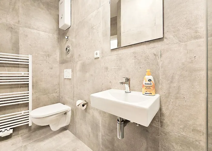 Tolstov - 2 Mit Terrasse - 25 Min Messe Dus